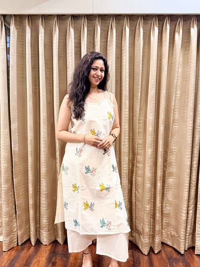 Linen Kurta With Birds Embellishments 2 pc Set