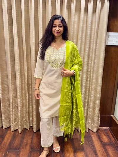 OFF-WHITE WITH GREEN DUPATTA FULL SUIT