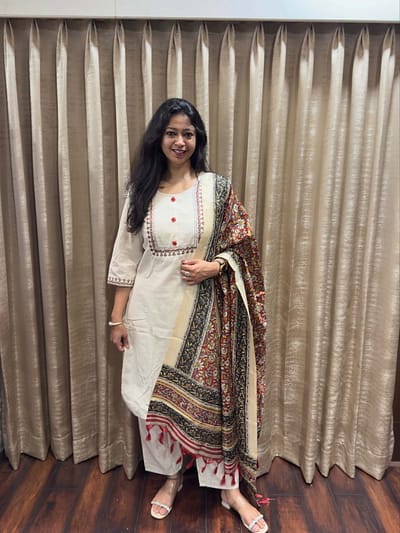 Off White Kurta Set With Multi Colour Dupatta