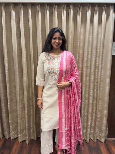 Cream Kurta Set With Pink Dupatta